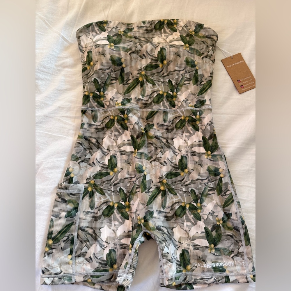 TEAL X HOWSDISGUY COLLAB
JUMPSUIT